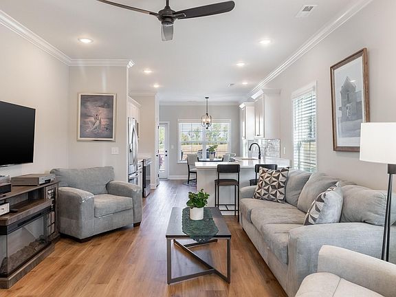 5th image of 2112 Shady Ln