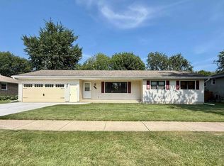 2222 N Lexington Dr, Janesville, WI 53545