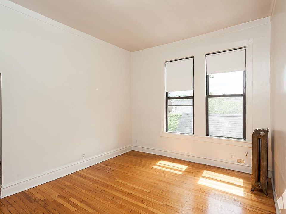 1st image of 4023 N Greenview Ave APT 6G