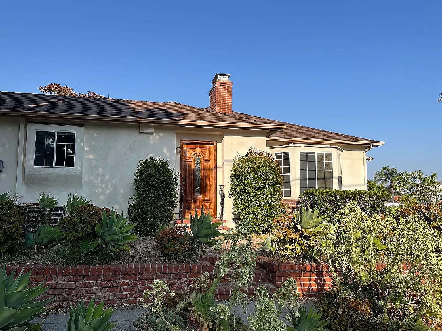 1691 New York Dr — Photo 1