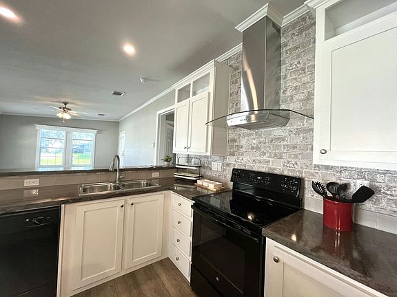 4th image of 424 Bimini Cay Cir