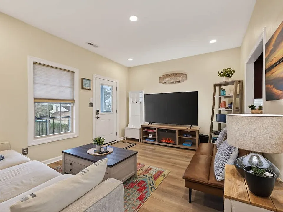 200 Maple Ave #2-ID1533633P