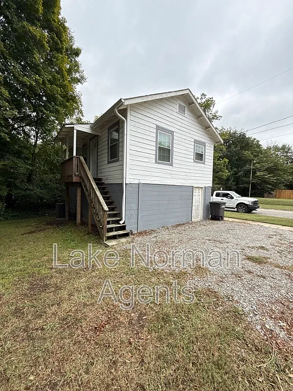 2 bed, 1.0 bath, 600 sqft, $995 — Photo 1