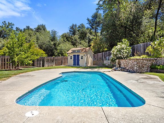 5th image of 3753 Canterbury Dr