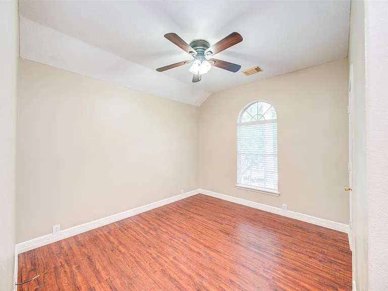 419 Thorpe Springs Dr — Photo 29