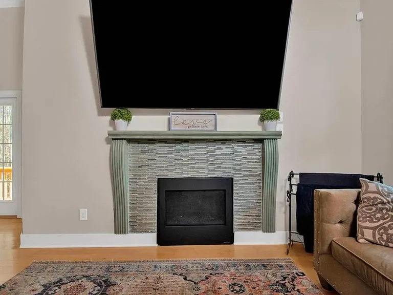 233 Saintsbury Pl — Photo 20