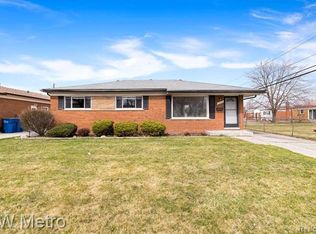 13655 Irvington Ct, Warren, MI 48088