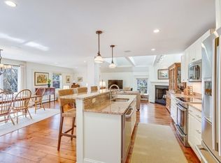 38 Toppans Ln #A, Newburyport, MA 01950