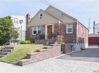 264 Kensington Rd S, Garden City, NY 11530