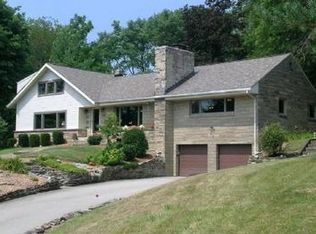 230 Seegar Rd, Pittsburgh, PA 15241