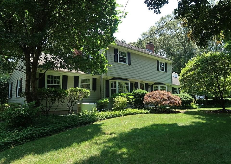 1st image of 22 Barrows Dr