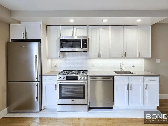 2nd image of 318 Greenwich St #7C