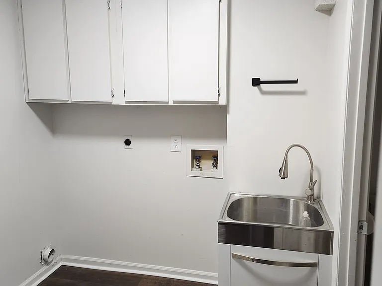 432 Olympia Dr — Photo 8