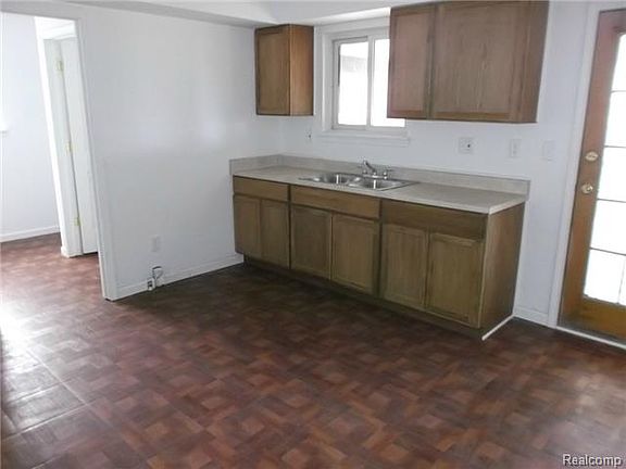 5th image of 39885 Spitz Dr