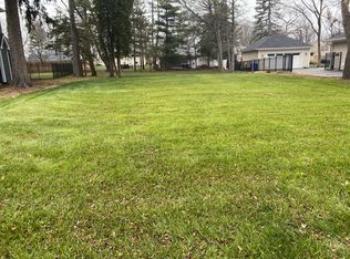 332 Windsor Ave, Glen Ellyn, IL 60137