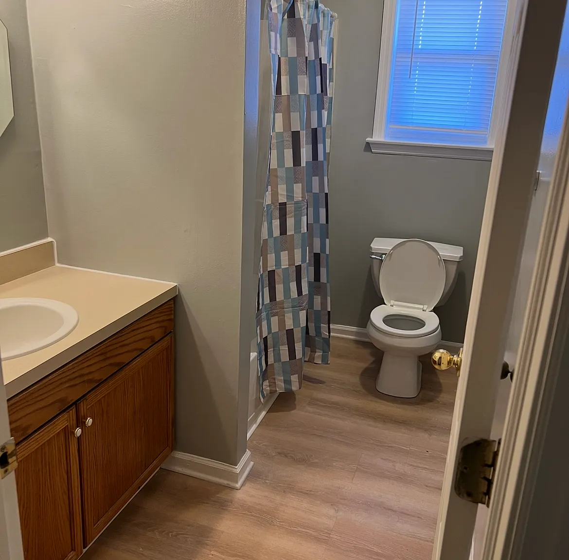 1 bed, 975 sqft, $1,575 — Photo 1