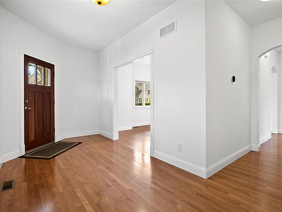 5th image of 11700 Fawnridge Dr
