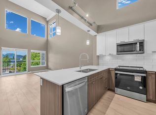 22562 121st Ave #401, Maple Ridge, BC V2X3Y8