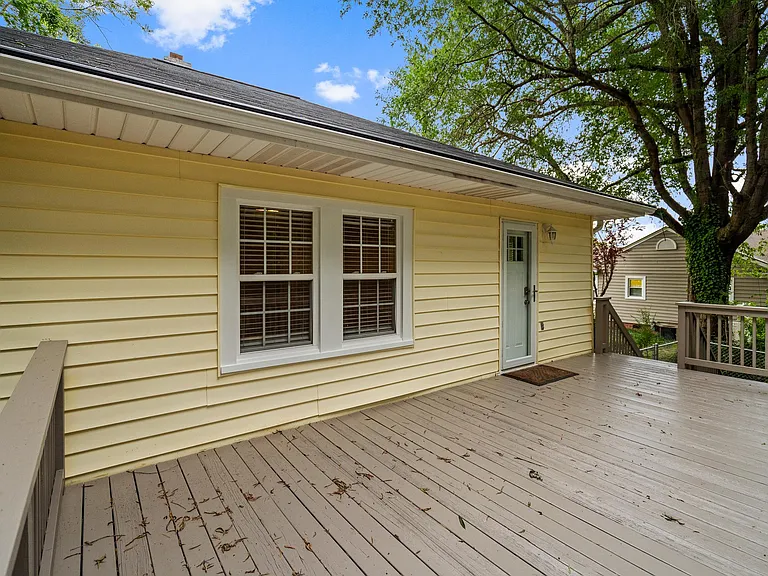 120 Woodale Dr — Photo 23