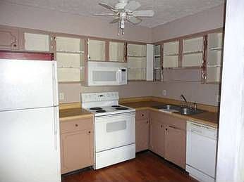 4th image of 1935 Gardiner Ln APT H114