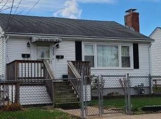 320 Beckwith St, Cranston, RI 02910