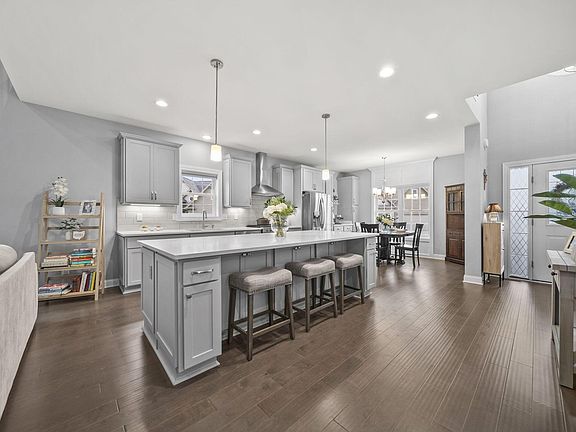 3rd image of 80 Brookehill Dr