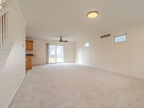 3rd image of 27365 Park Ct