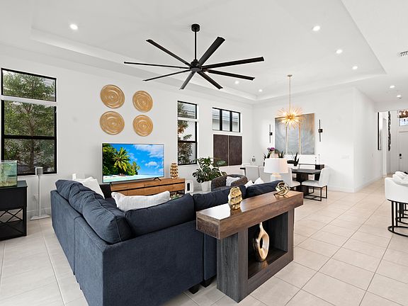 2nd image of 2133 SE Mosaic Boulevard