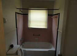 4th image of 739 1/2 E 39th St