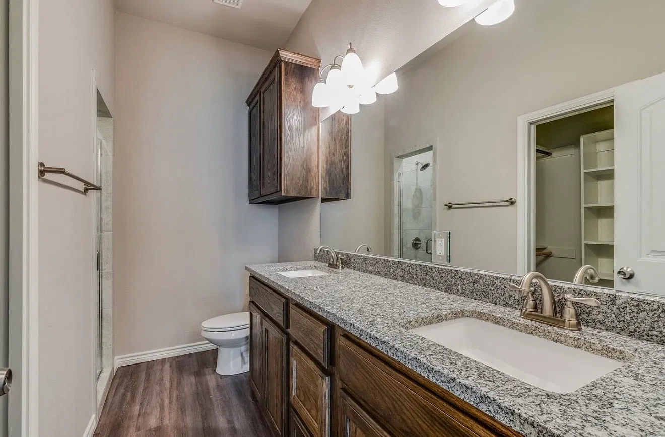 720 N Church St — Photo 3