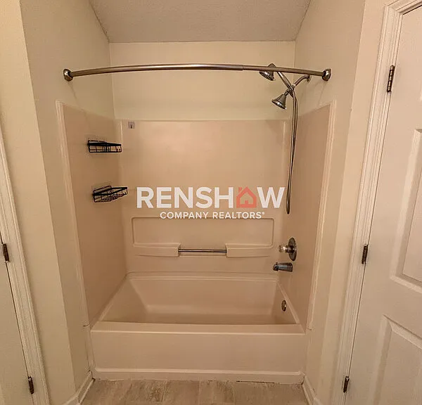 6893 Century Oaks Dr — Photo 3