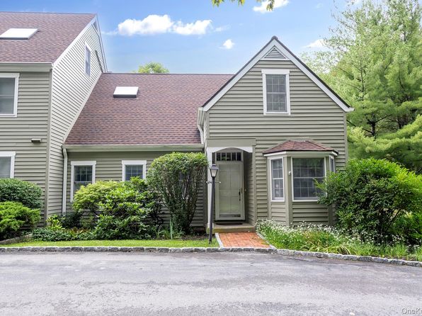 24 Millbrook Hollow Ln