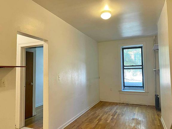 2nd image of 224 W 104th St APT 4