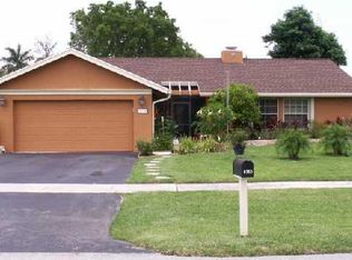 9750 Richmond Cir, Boca Raton, FL 33434