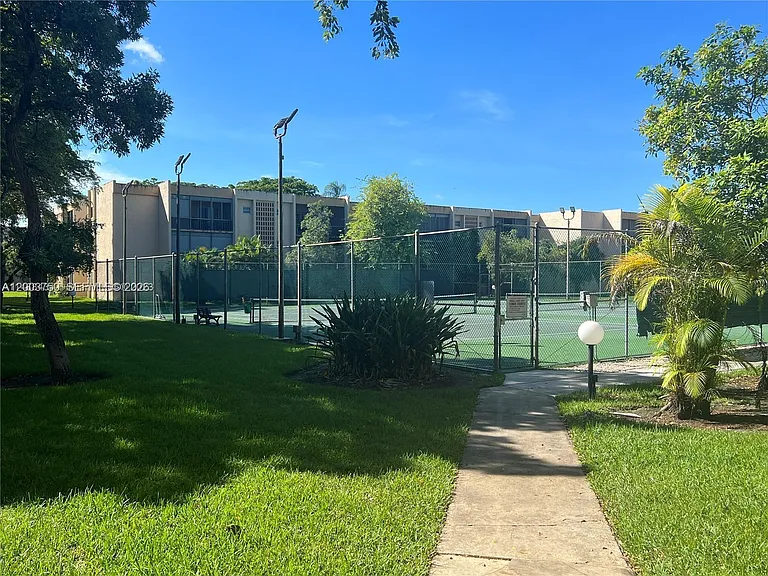 8401 SW 107th Ave #322E — Photo 27