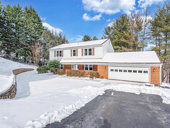 4th image of 3336 Dawn Cir
