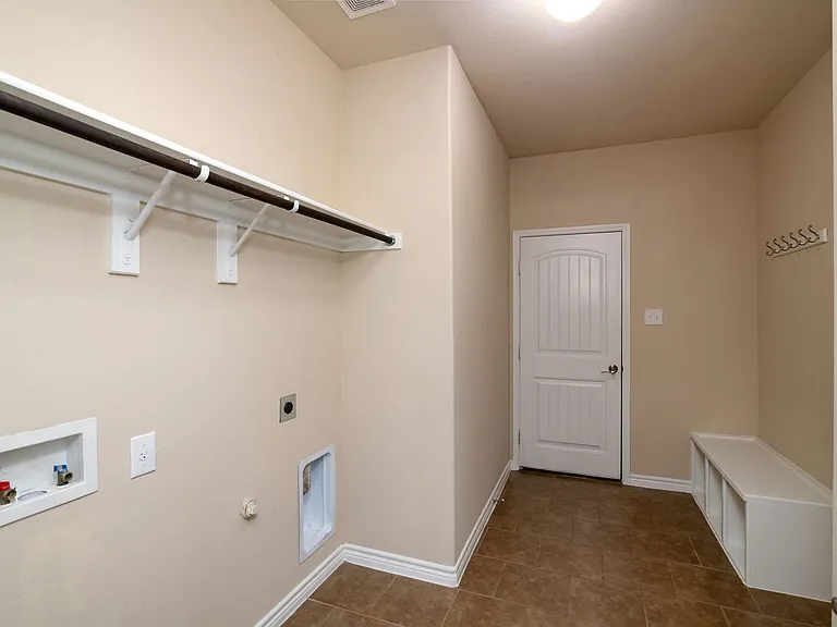 129 Griffin Ave — Photo 23