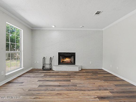 4th image of 3611 Hedgewood Cv