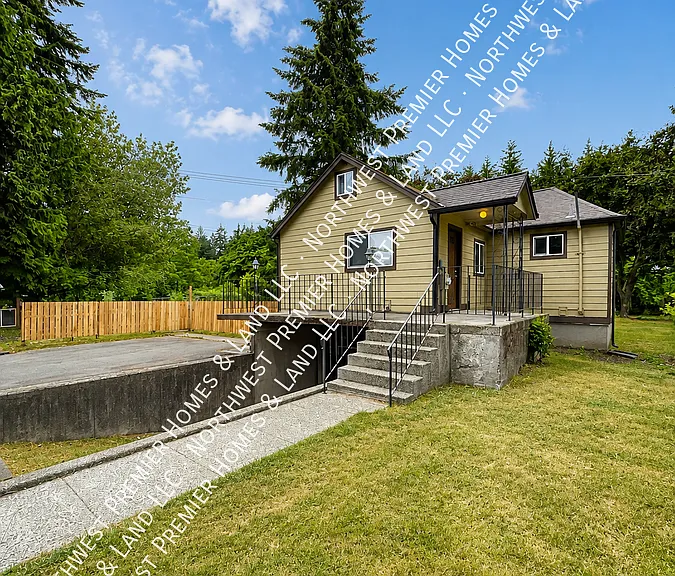 2690 Erlands Point Rd NW — Photo 1