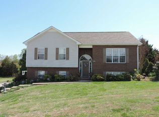 235 Dixie Ln, Pleasant View, TN 37146