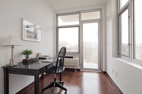 Sold by aptsandlofts.com | media 2