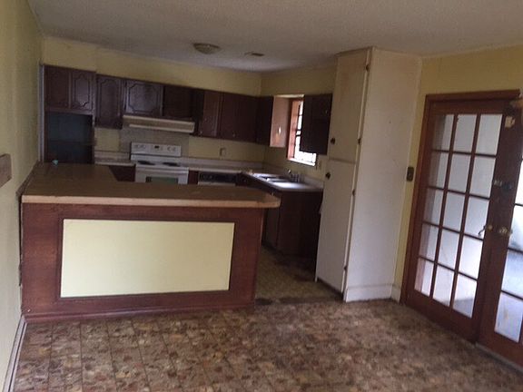 5th image of 1462 N Robertshaw St
