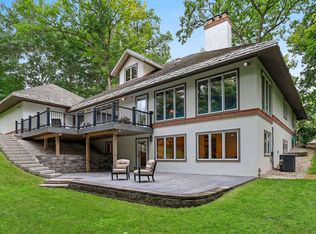 255 Traders Point Ln, Green Bay, WI 54302