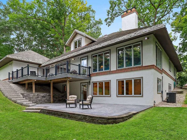 255 Traders Point Ln, Green Bay, WI 54302