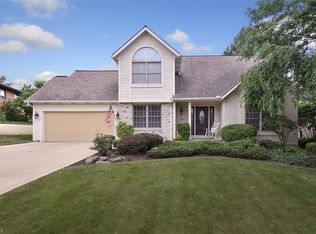 1942 Ridgehurst Dr, Wickliffe, OH 44092