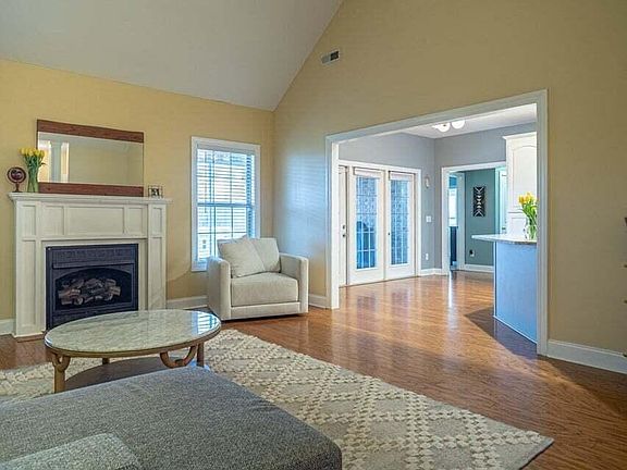 4th image of 1335 Raccoon Rd