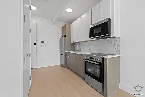 Rented by ERNY LLC | media 7