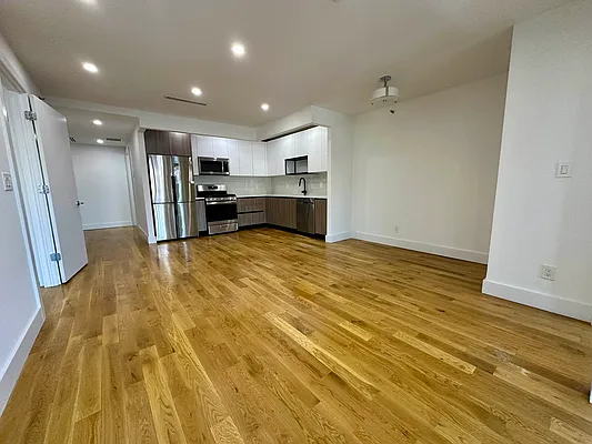 Rented by EXR | media 2