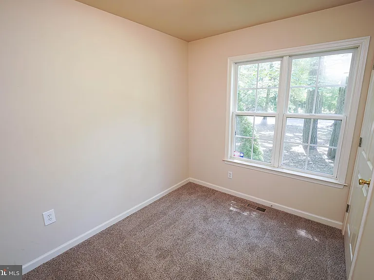 935 Queen Ave — Photo 35