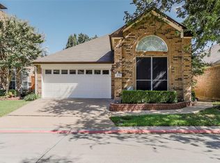 372 Arbor Ln, Euless, TX 76039